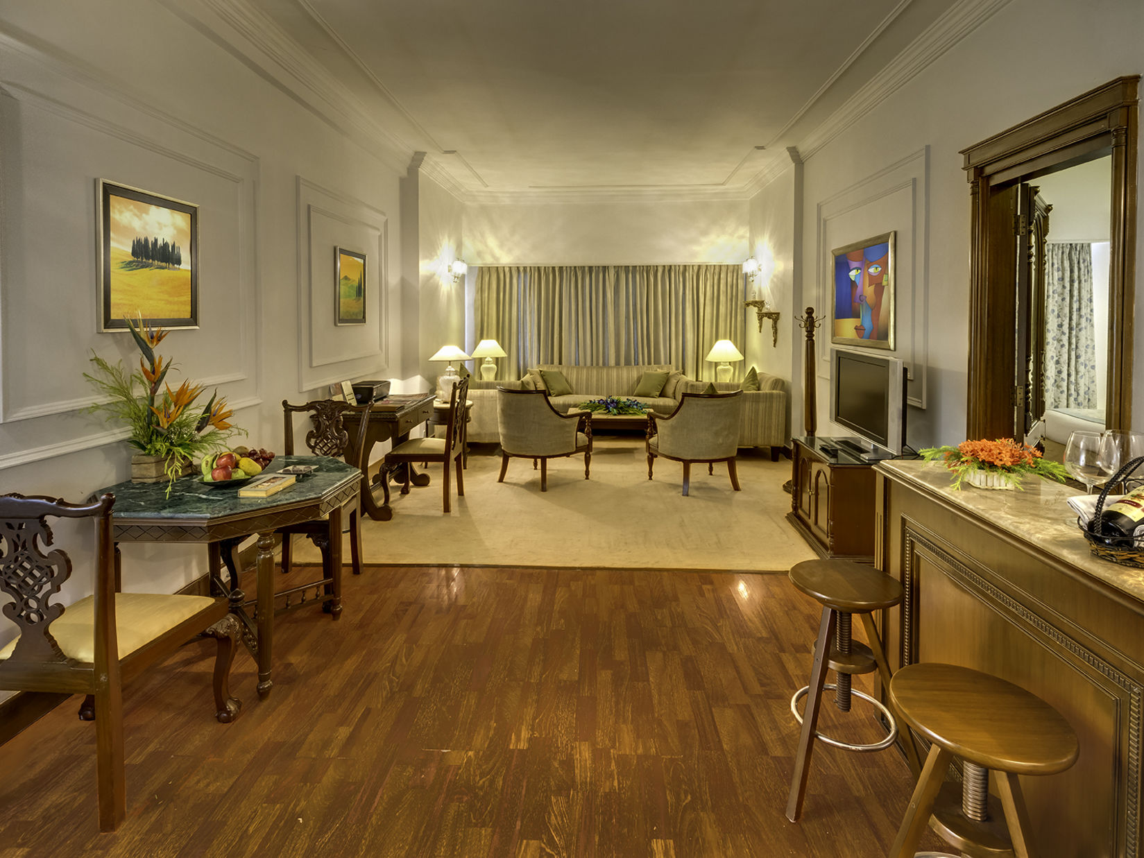 1 HHI SUITE LIVING ROOM,  HHI Kolkata, Luxury hotel in Kolkata