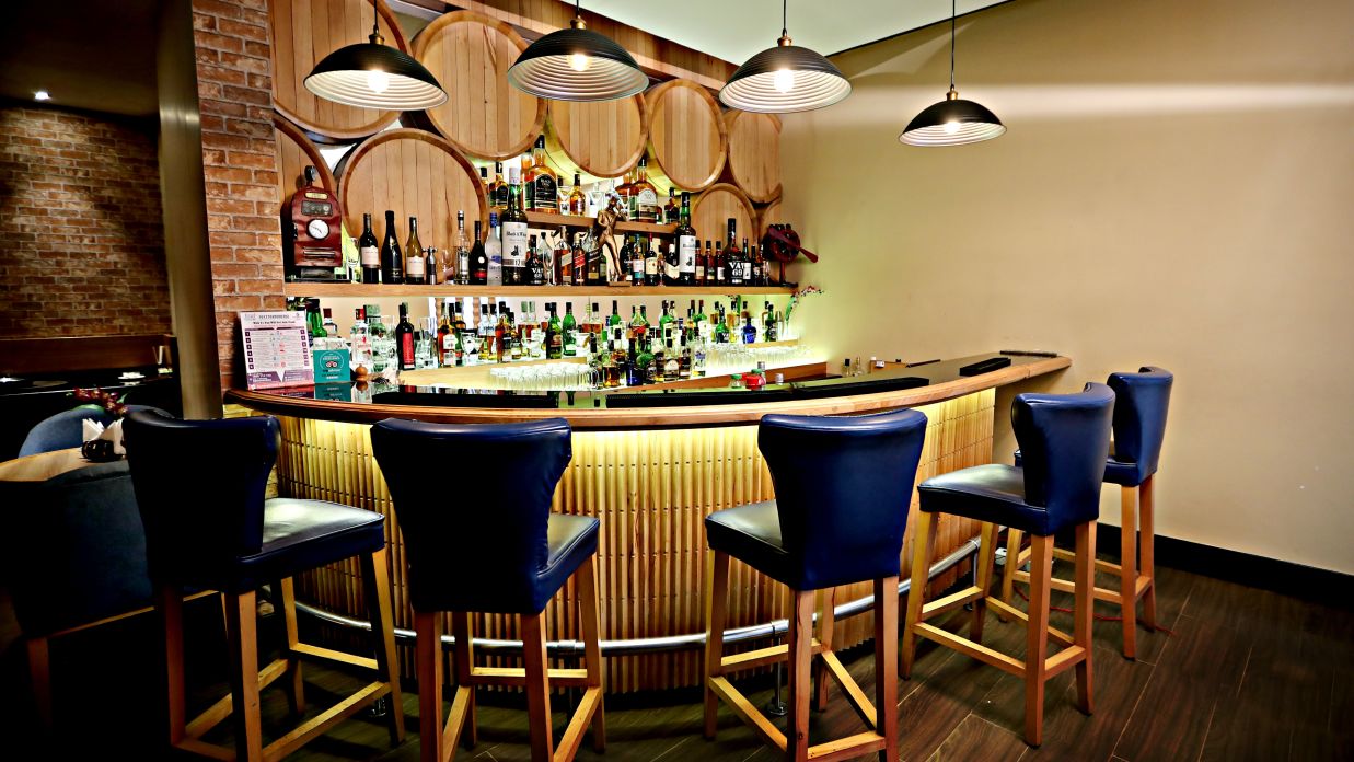 the bar counter at Wood House bar in Vizag