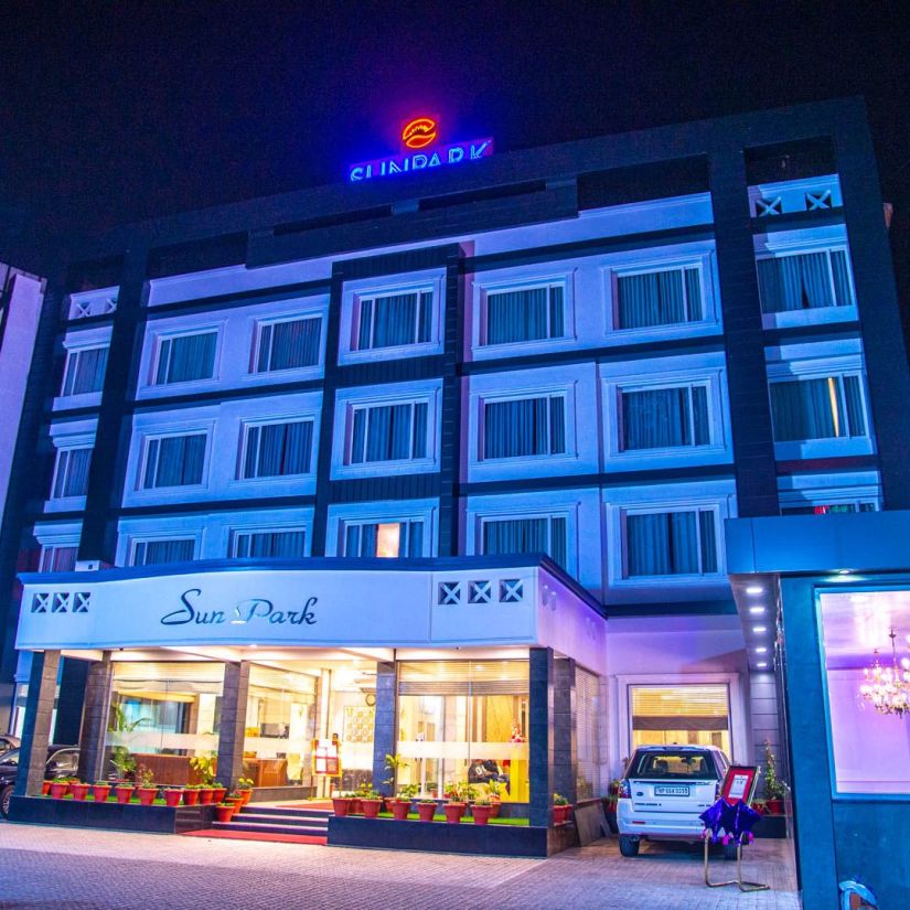 Facade of Sun Park Hotel and Banquet, Chandigarh - Zirakpur 