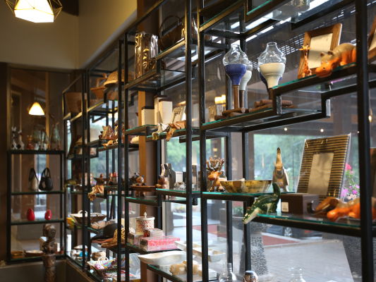 Store with artefacts on window display