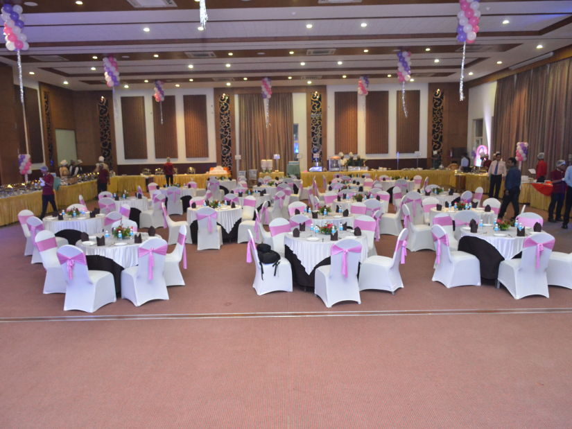 Damanganga Valley Resorts Pvt Ltd - the seating space at the Victory Ball Room