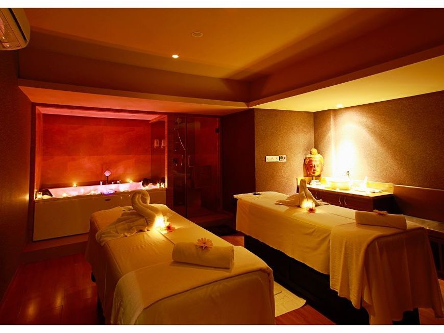 Two massage tables at Couple's Spa Room at Couple Spa Room at IOSIS Spa & Wellness