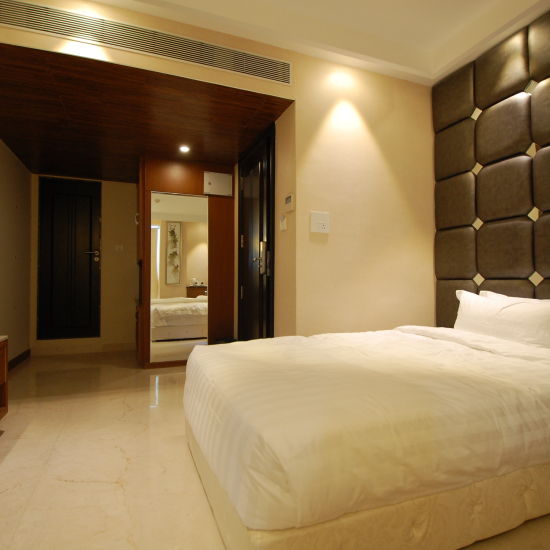 Click Hotel Sapphire Star diamond rooms with king size bed