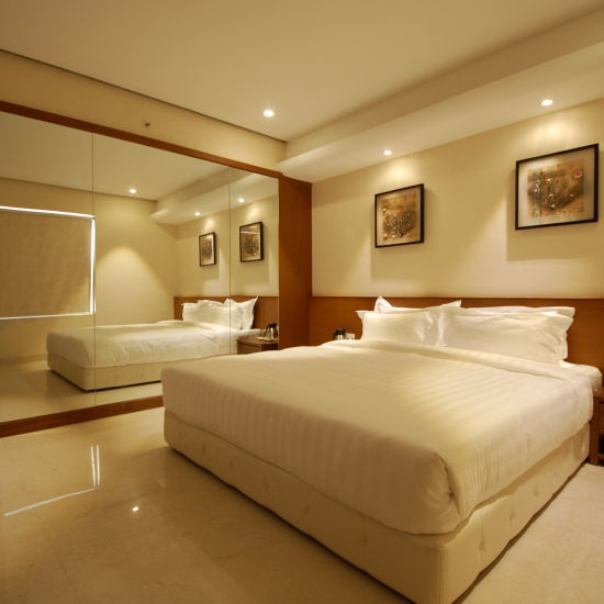 Click Hotel Sapphire Star gold room from different angles1