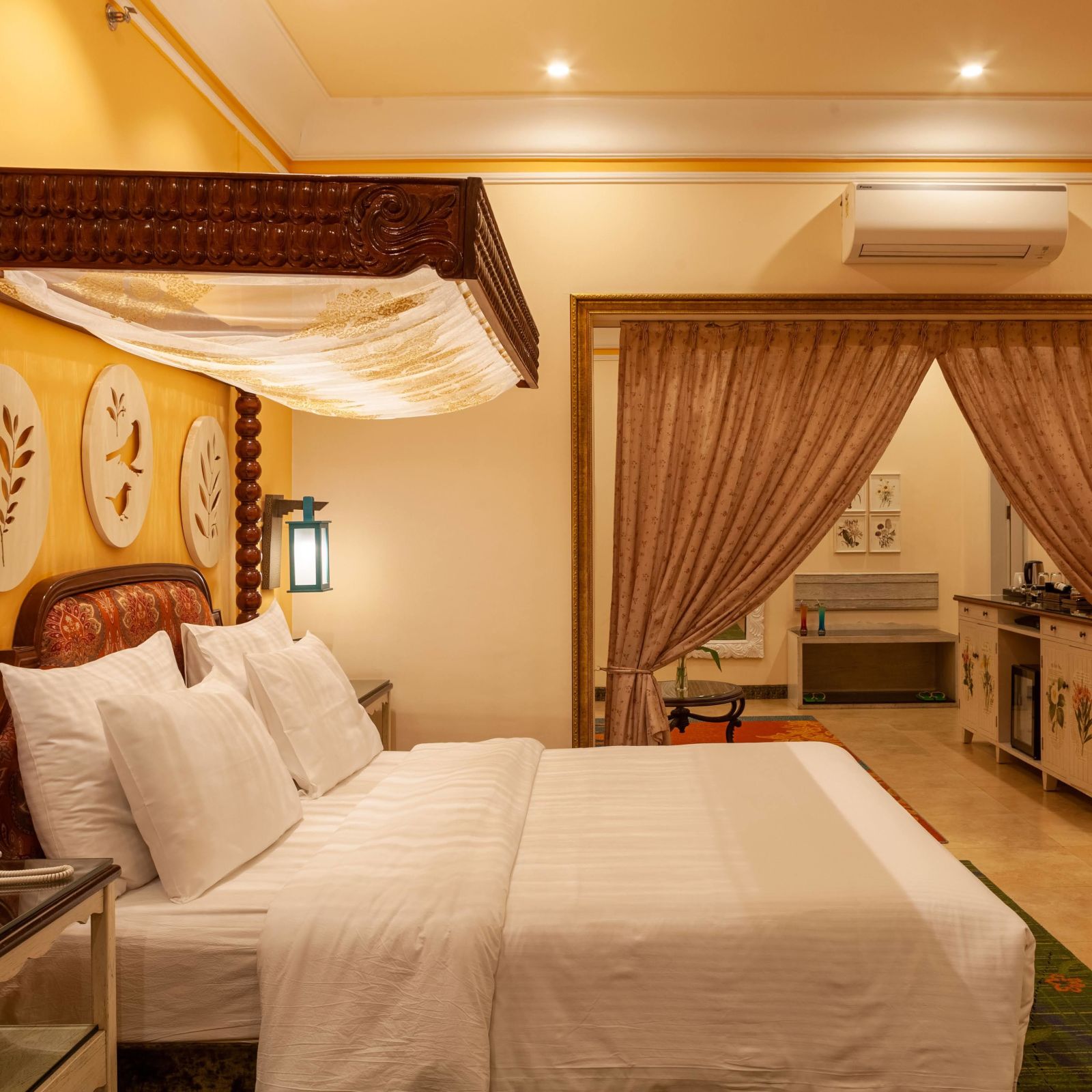 a king size bed - Mayfair Palm Beach Resort, Gopalpur-on-Sea