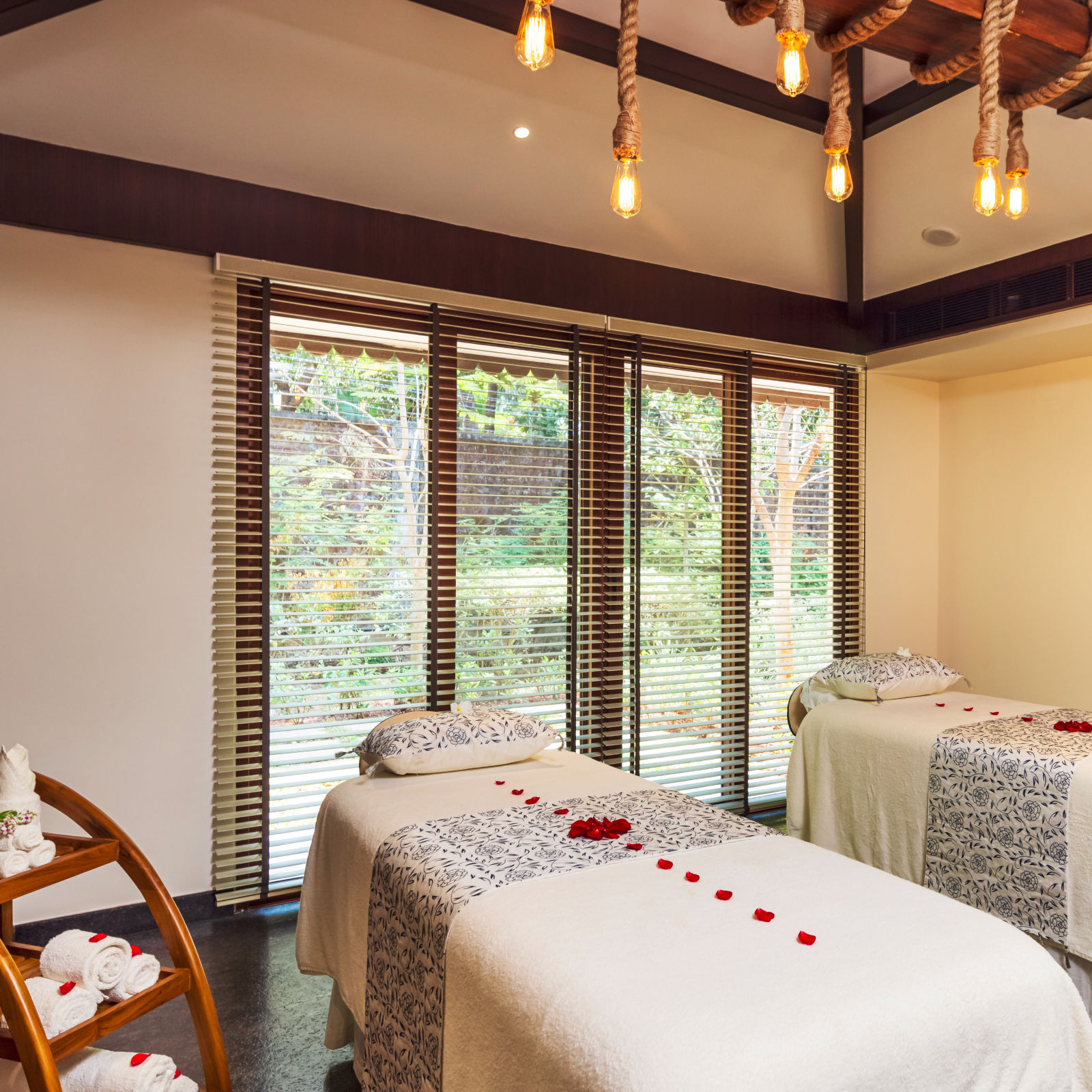 spa beds set up for a couples therapy session