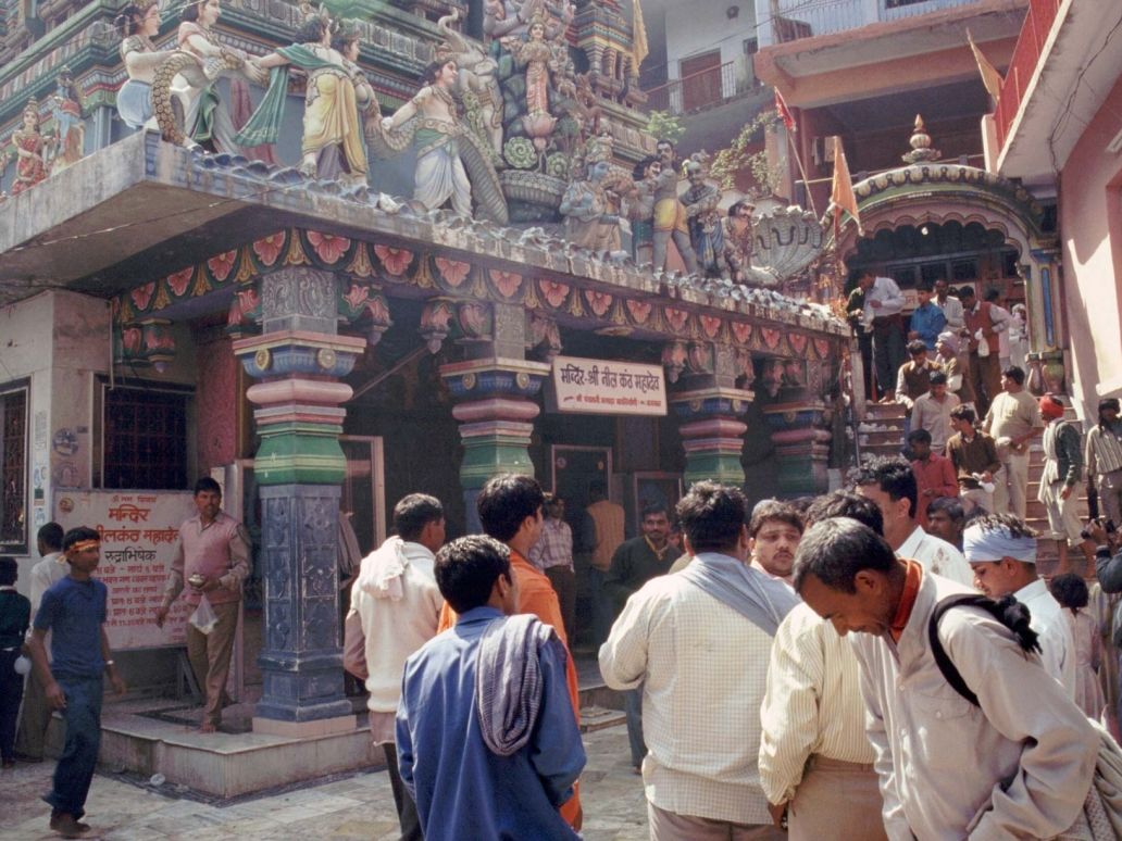 Neelkanth Temple - Glasshouse on the Ganges g5fgd0