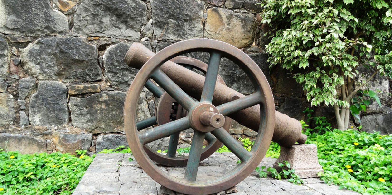 old canon at Fort JadhavGADH