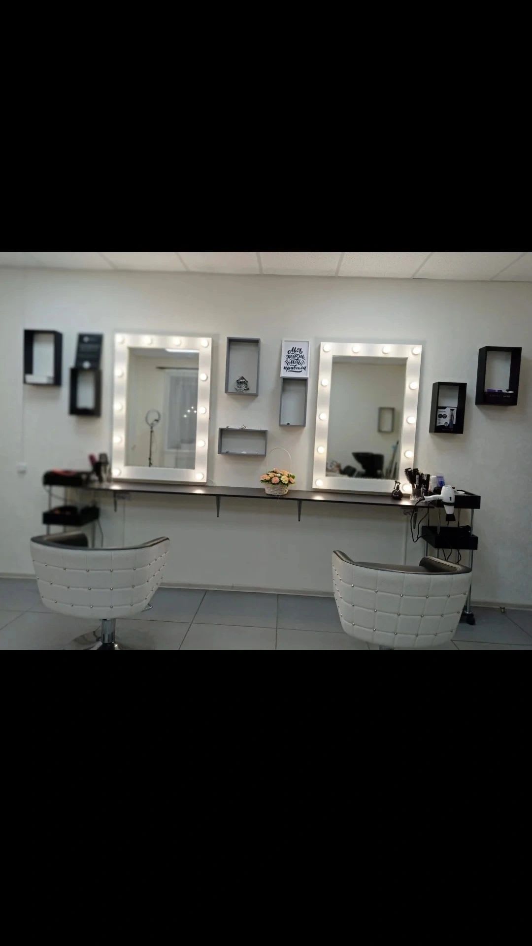 interior-Студия-красоты-Anizka_blonb-in-lakki-crm
