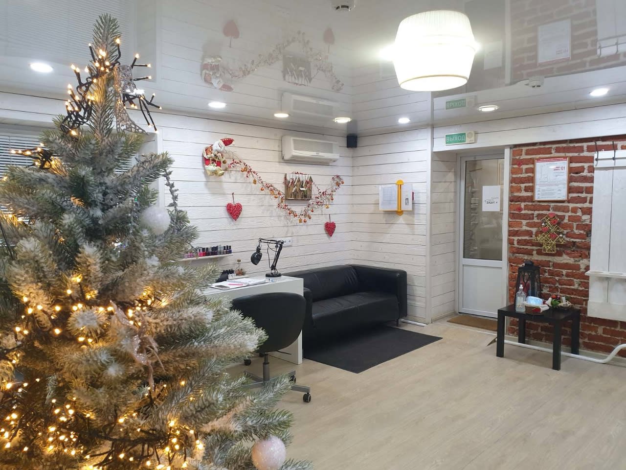 interior-Студия-красоты-CrisStyle-in-lakki-crm