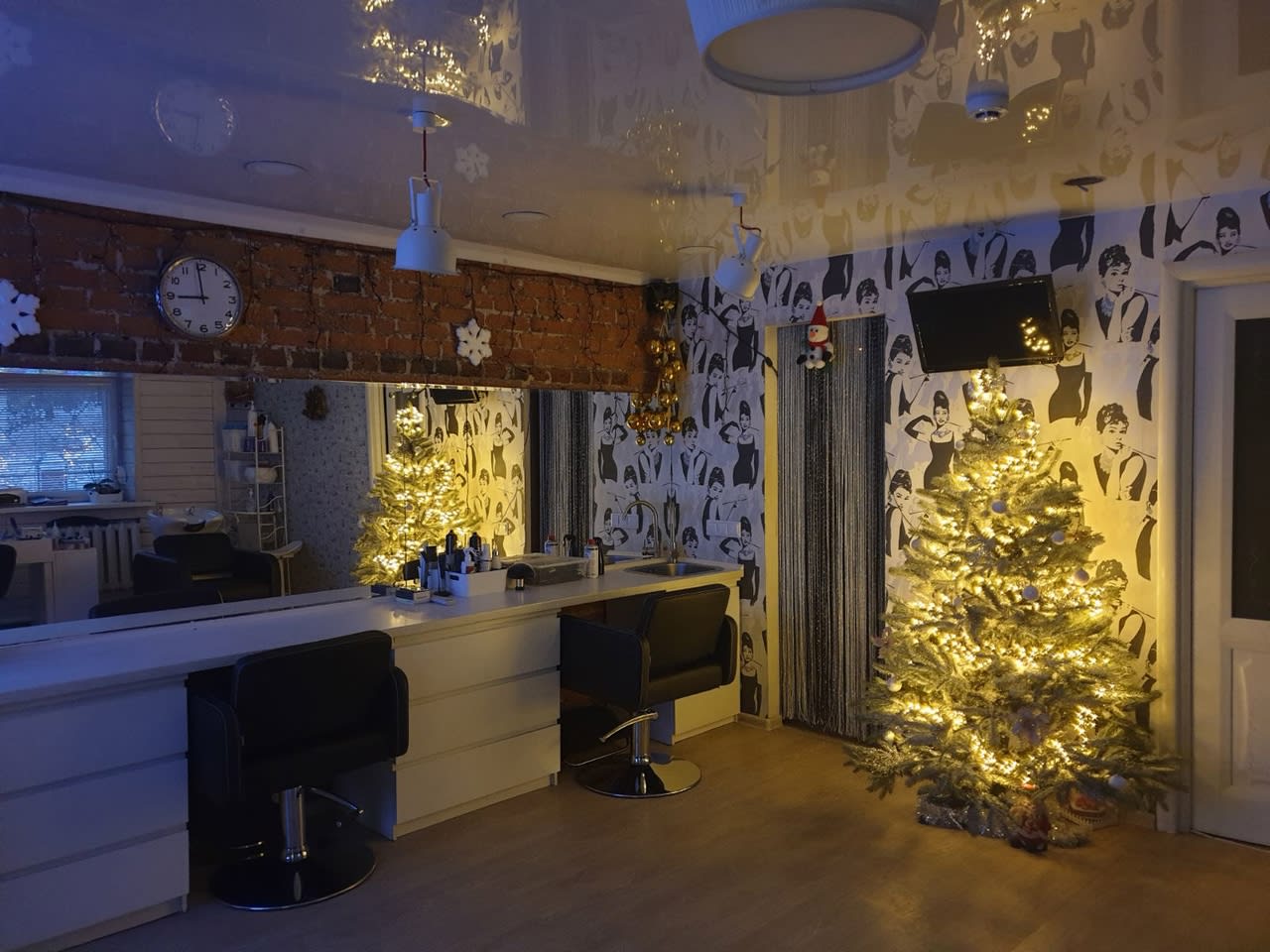 interior-Студия-красоты-CrisStyle-in-lakki-crm