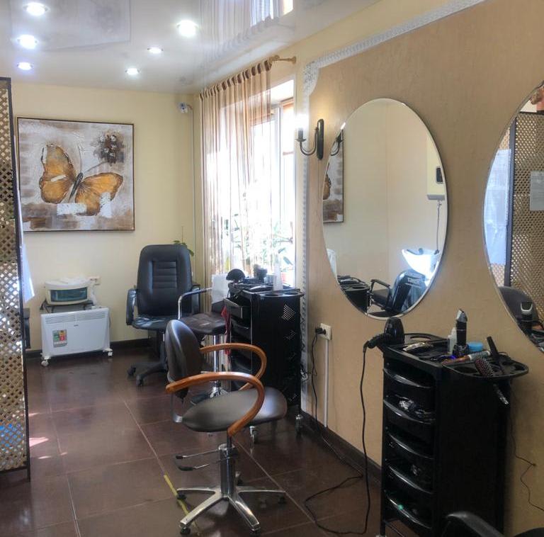 interior-Студия-красоты-Estetik-in-lakki-crm