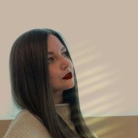 pro-Elizaveta-Merenkova-in-lakki-place