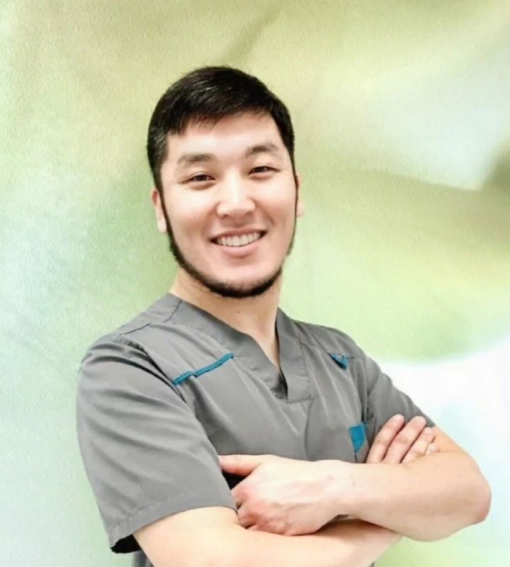 pro-Rustem-Arzimbetov-in-lakki-crm