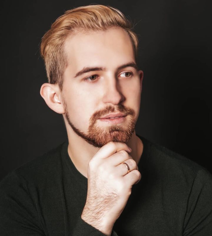 pro-Антон-Смирнов-in-lakki-crm