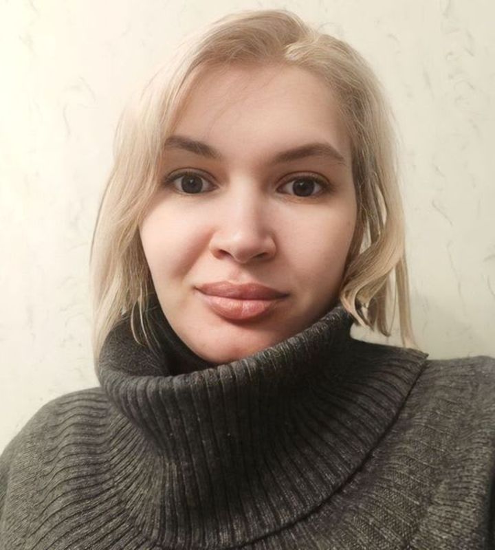 pro-Anna-Smolyarova-in-lakki-crm