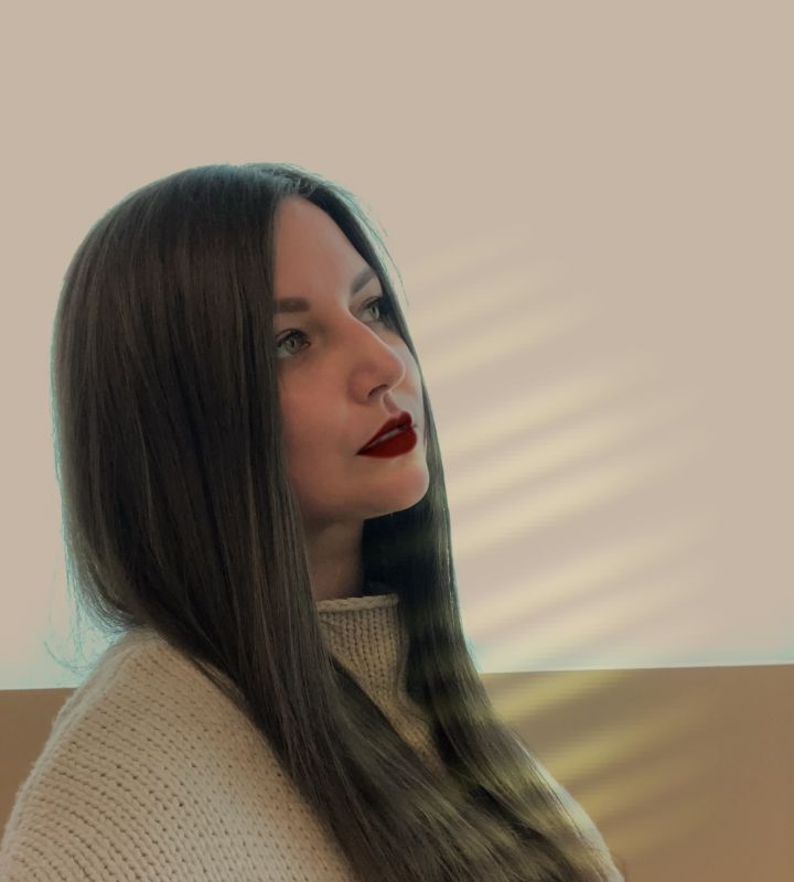 pro-Elizaveta-Merenkova-in-lakki-crm