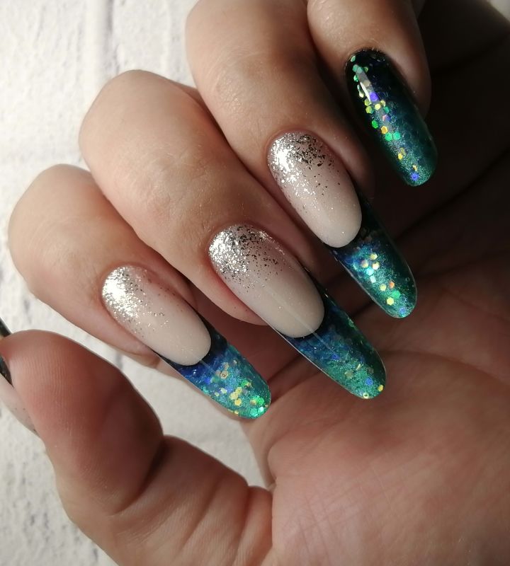 company-Студия-красоты-Студия-ногтевой-эстетики-МаникюР-in-lakki-crm