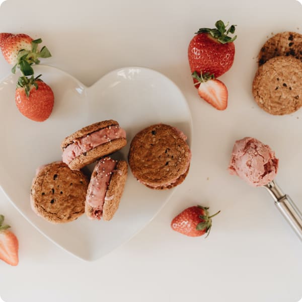 Strawberry Cookie Sandwich