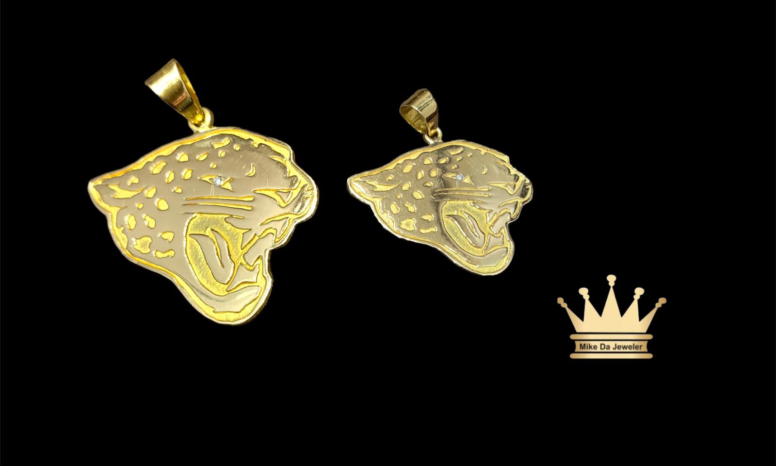 18karat gold jaguar face charm size 1.00inch weight7.370