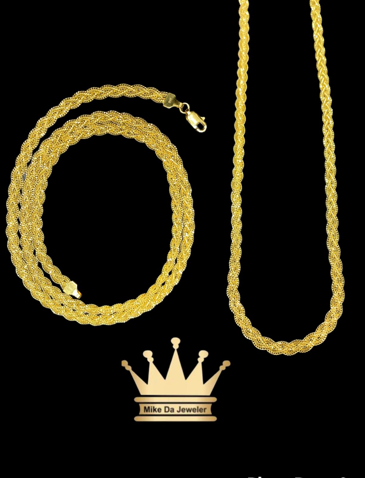 22 k flat chain  weight 12.16 gram 4 m 22 inches. Available stock 2,3.4 mm 18,20,22,24 inches
