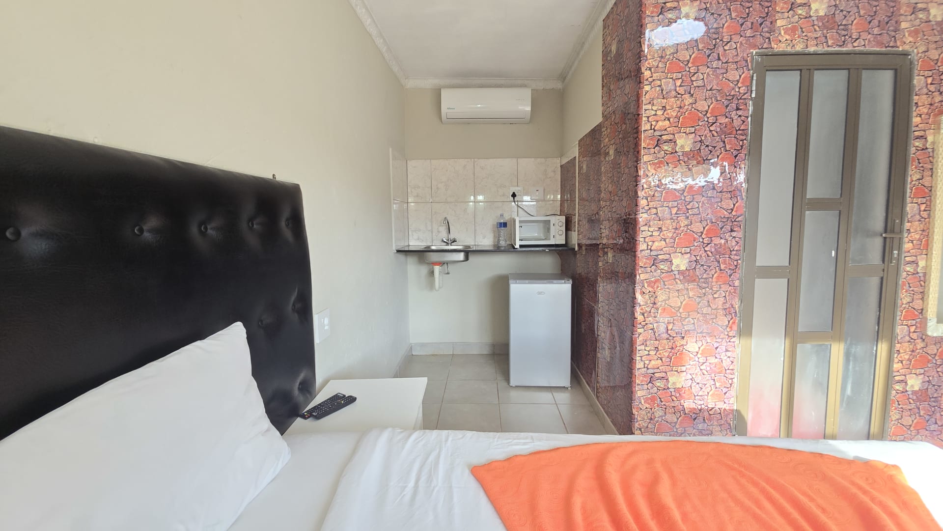 A room at Snoring Inn