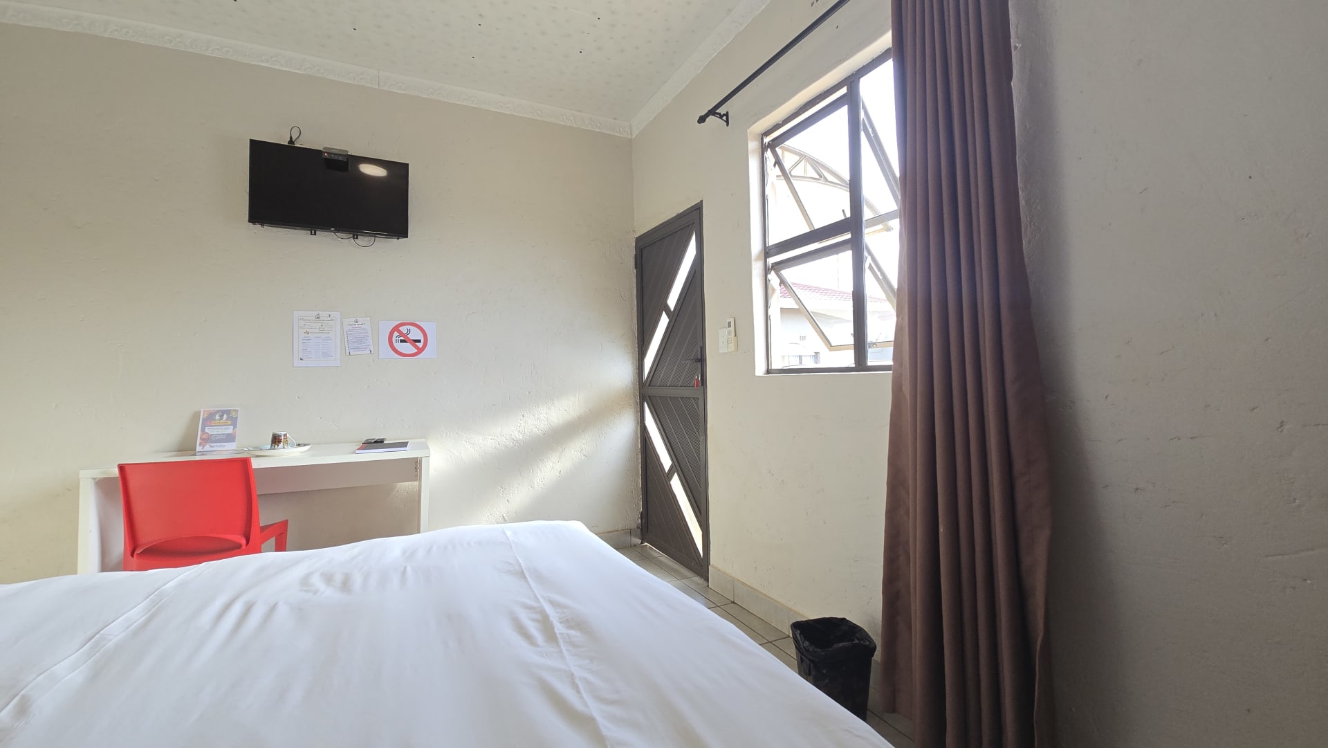 A room at Snoring Inn