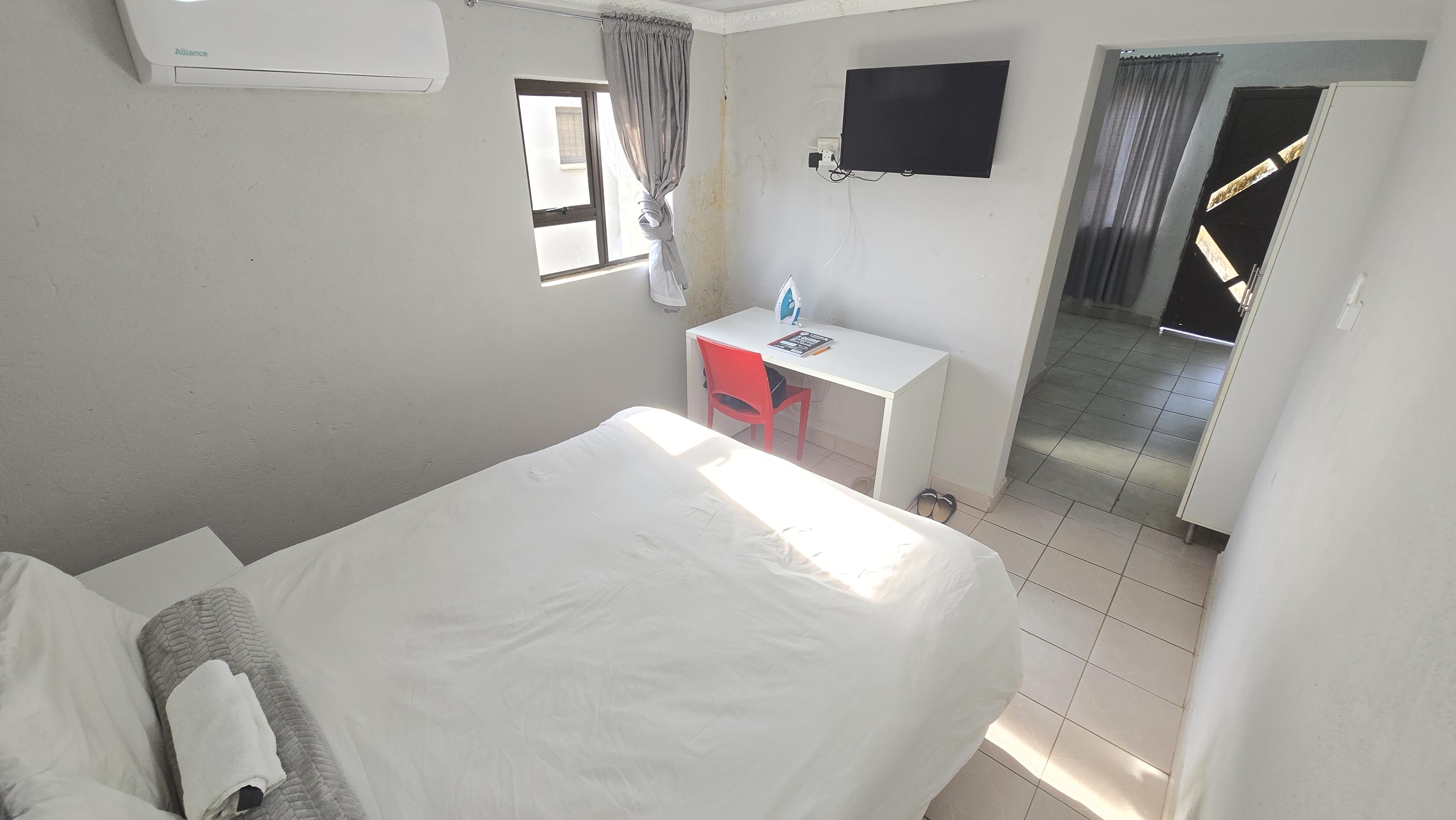 Room 11, Snoringinn Hlabisa, photo 5