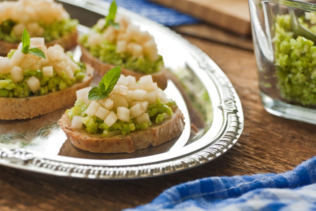 [NEW] Pear Crostini