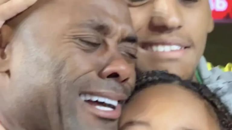 Vagner Love se despede do futebol em lágrimas com lendas do CSKA