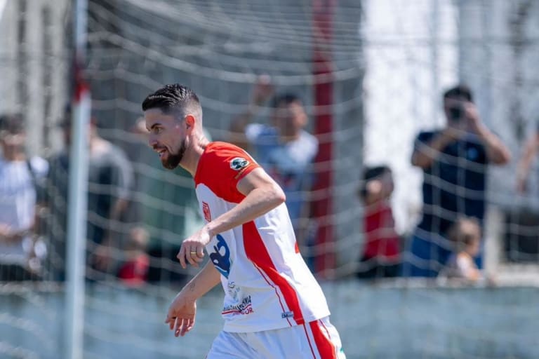 Jorginho do Flamengo retorna às origens em escolinha de futebol de SC