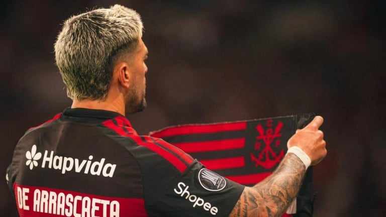 Arrascaeta fratura punho e deve desfalcar Flamengo em jogo da Libertadores