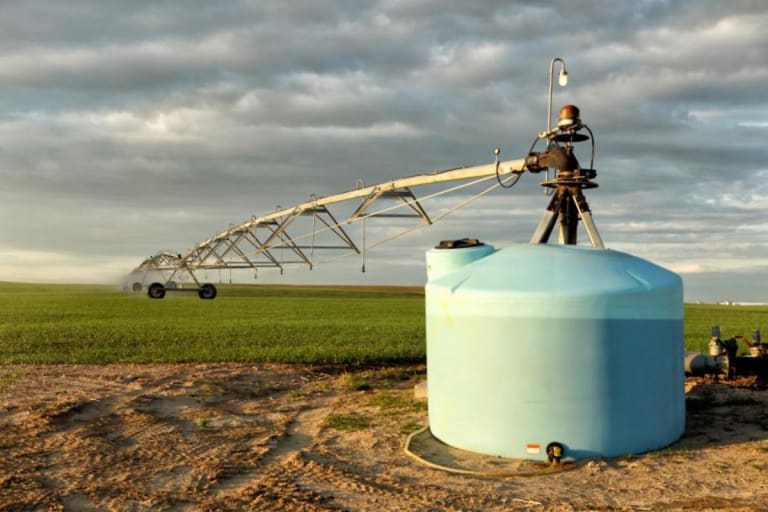 Projeto obriga distribuidoras de energia a levar rede trifásica ao campo