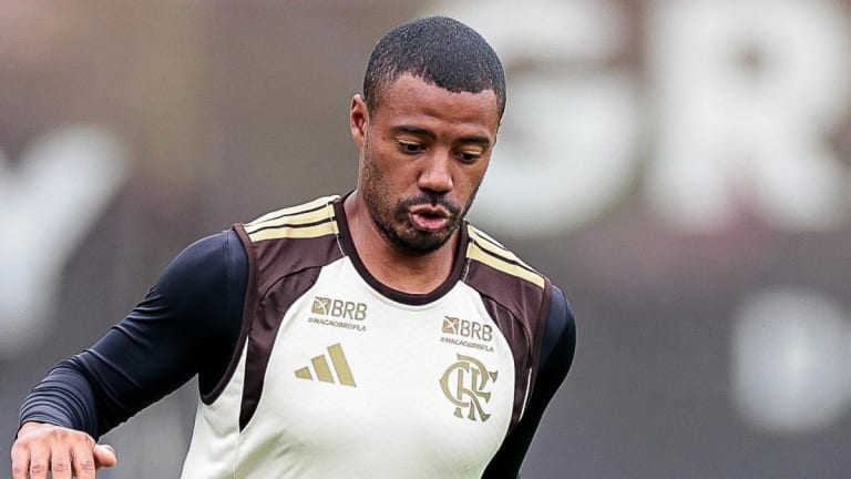 De La Cruz celebra boa condição física e se coloca à disposição do Flamengo