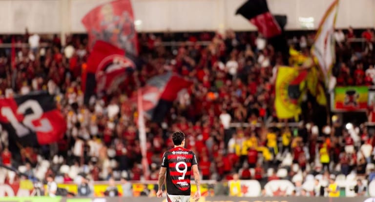 Flamengo usa uniformes desenhados por crianças em ação social contra Atlético Mineiro