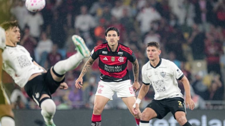 Leonardo Jardim explica por que Joaquín Freitas não substitui Pedro diretamente no Flamengo