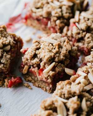 Strawberry Crumble Bars