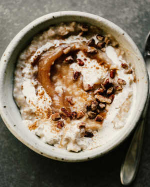 Oatmeal w/ Apple Butter