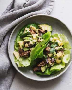 Jerk Chicken Lettuce Cups w/ Pineapple Pico