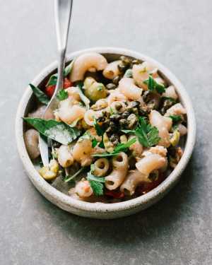 Brown Rice Pasta w/ Tuna, Olives & Fried Capers