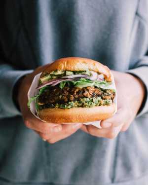 Black Bean and Sweet Potato Veggie Burgers