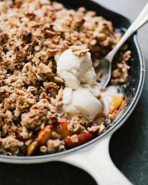 Peach Crumble Crisp