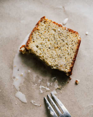 Grapefruit Poppyseed Snacking Cake