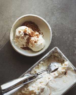 No-Churn Ice Cream w/ Caramel & Graham Crispies