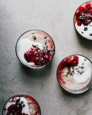 Overnight Oats w/ Cherry Compote