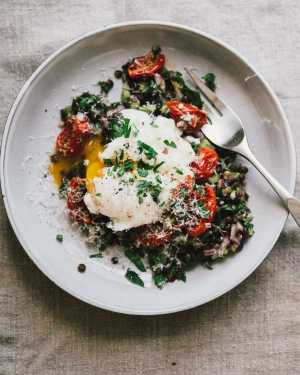 Lentil Salad w/ Roasted Tomatoes & Egg