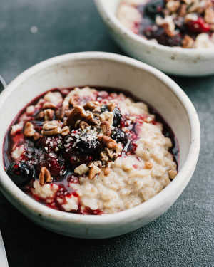 Mixed Oats w/ Maple Berries