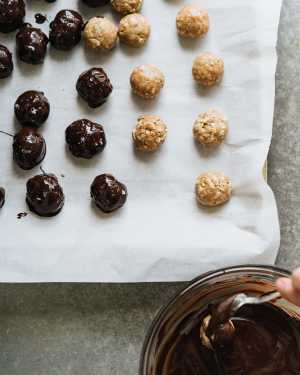 Jessie's Peanut Butter Crispy Balls