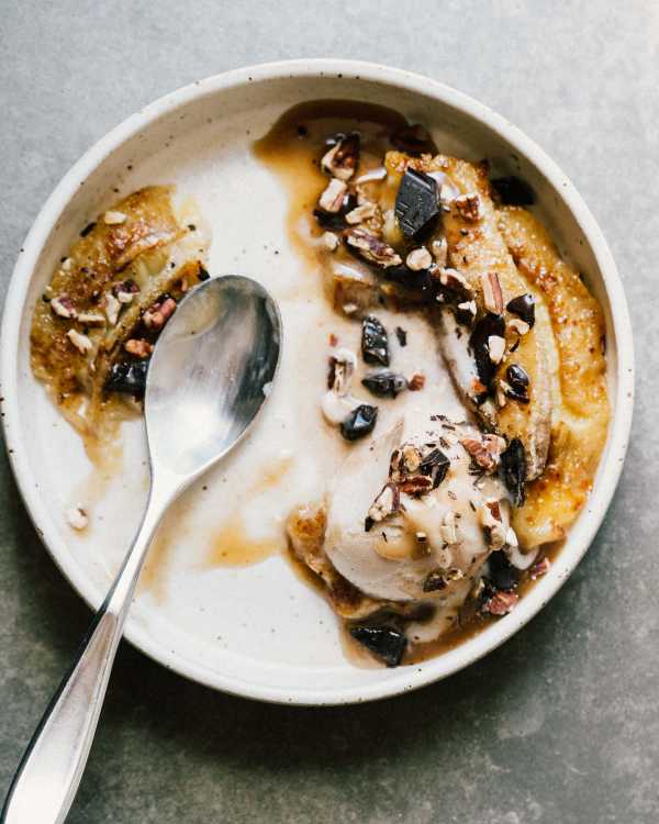 Broiled Banana Splits w/ Coconut Caramel Sauce