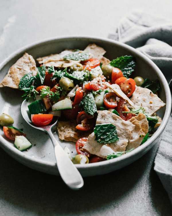 Fattoush w/ Spiced Lavash